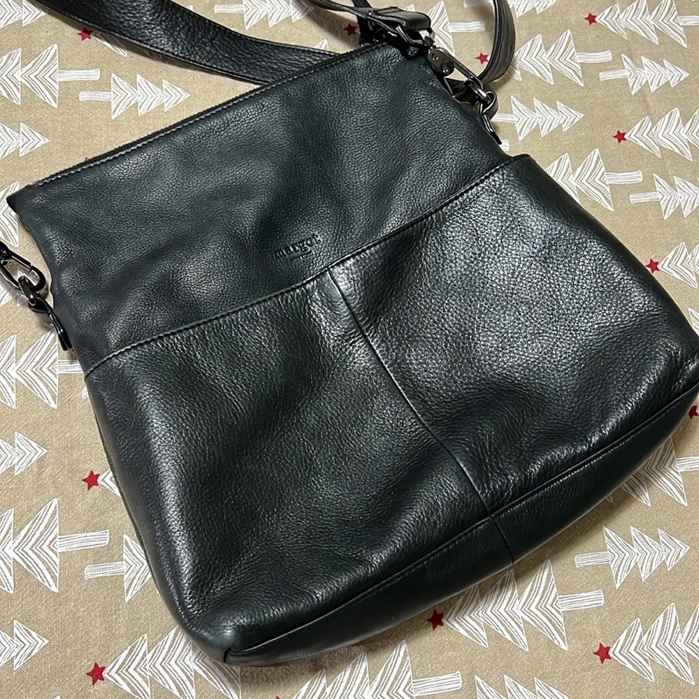 Margot Mickey Double Zip Versatile Hobo crossbody in Black Leather - Picture 5 of 15